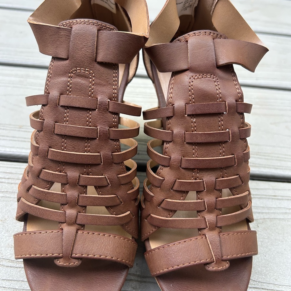 American Eagle Outfitters Brown Woven Strappy Sandals